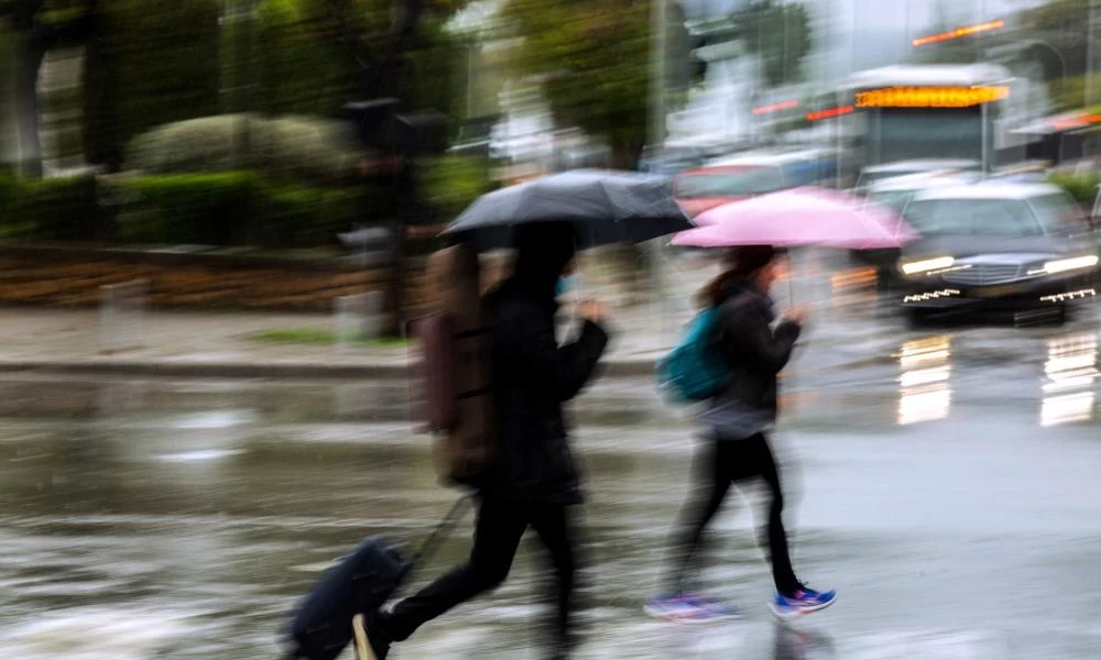 Καιρός - Έκτακτο δελτίο επιδείνωσης: Βροχές, καταιγίδες και χιόνια από αύριο Τρίτη